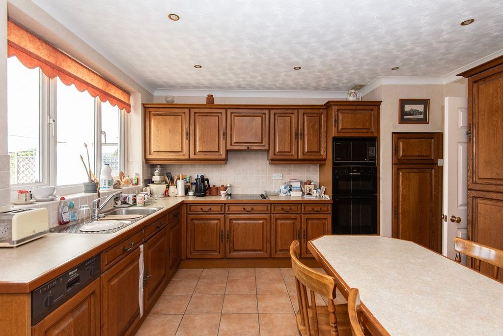 Property photo 3 of 16