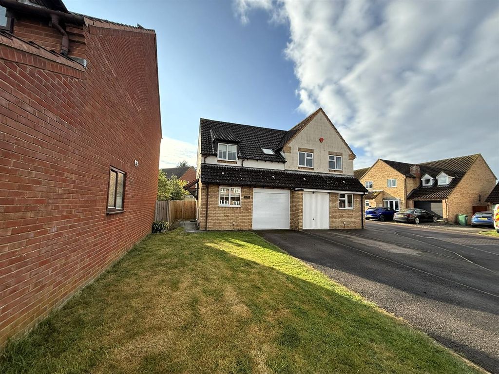 Property photo 1 of 16 Outside
