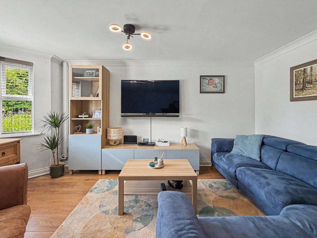 Property photo 2 of 52 5333307