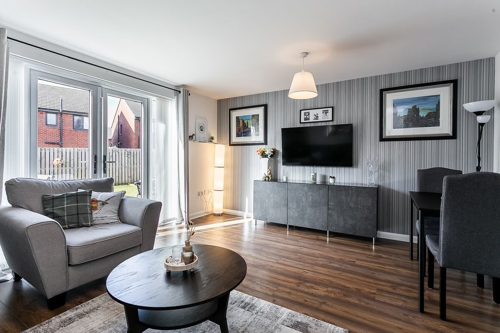 Property photo 2 of 26