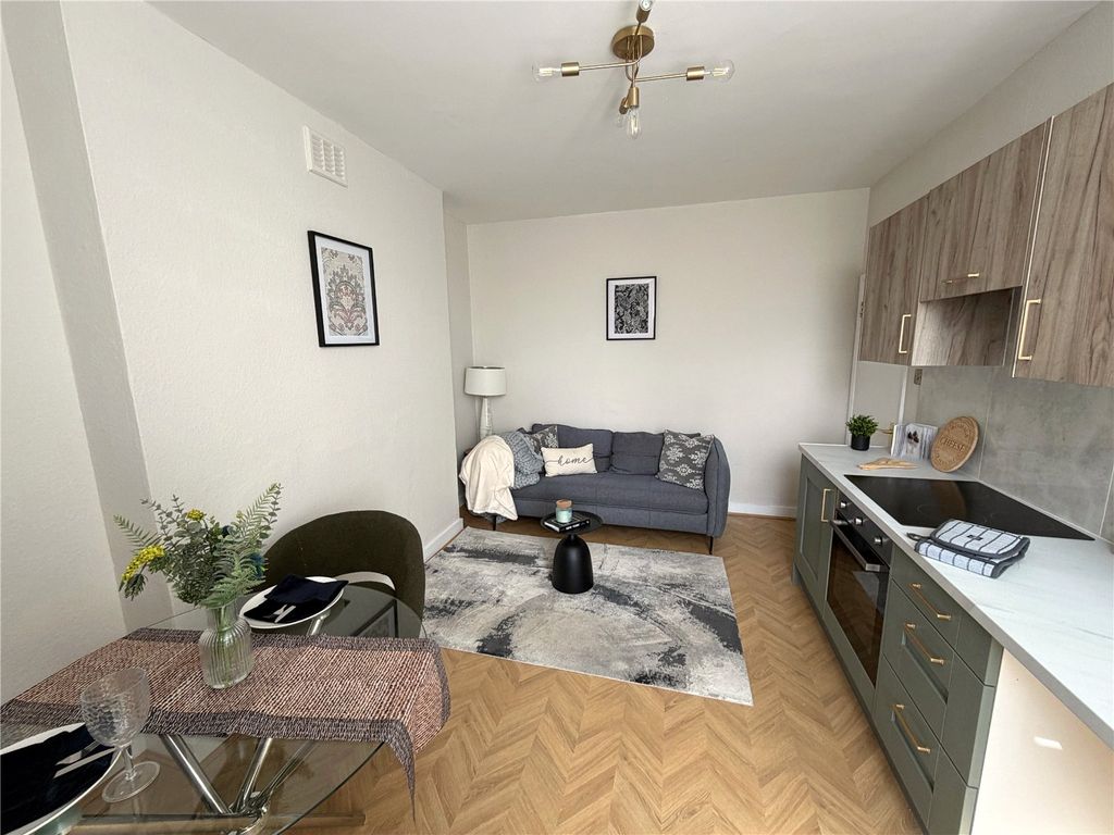 Property photo 2 of 18 Picture No. 41