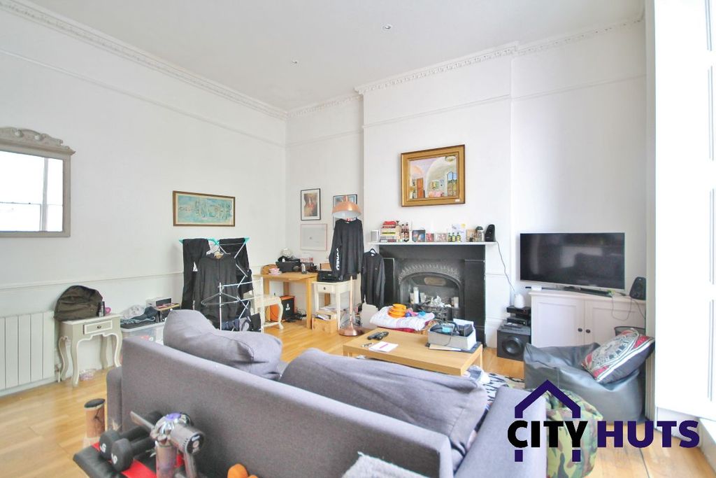 Property photo 2 of 9