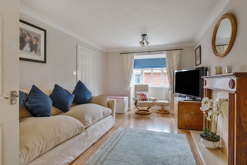 Property photo 2 of 16