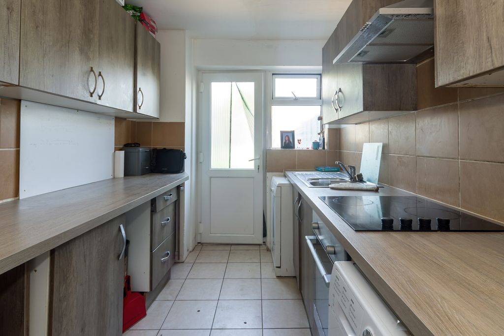 Property photo 2 of 37