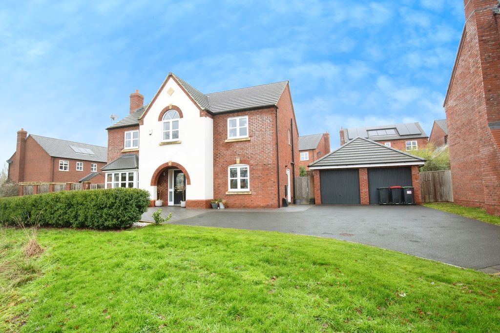 Property photo 1 of 37 560Baac8-Mw-9837