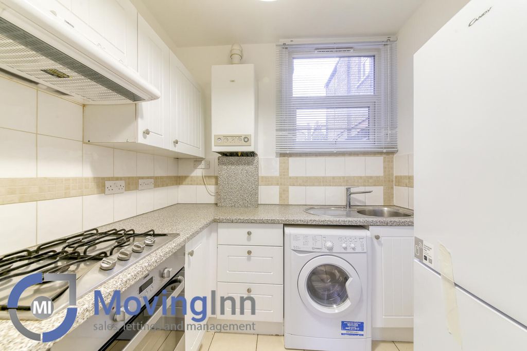 Property photo 2 of 7 Kitchen