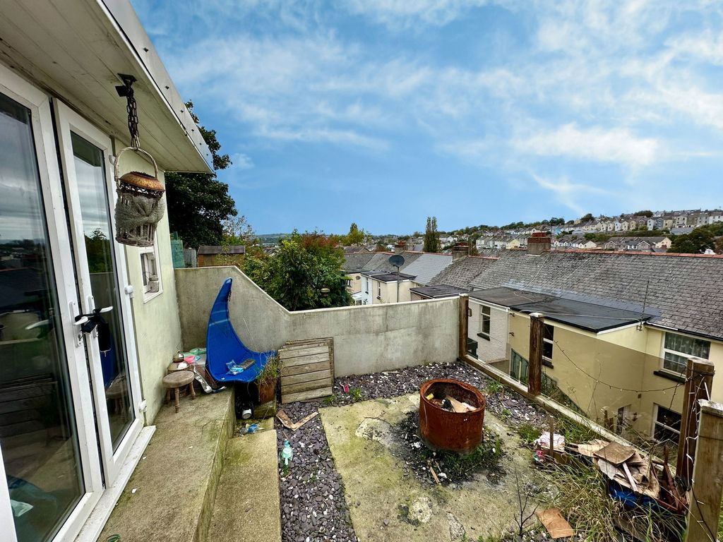 Property photo 3 of 14