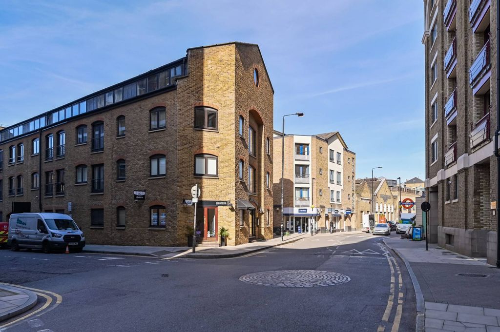 Property photo 2 of 25