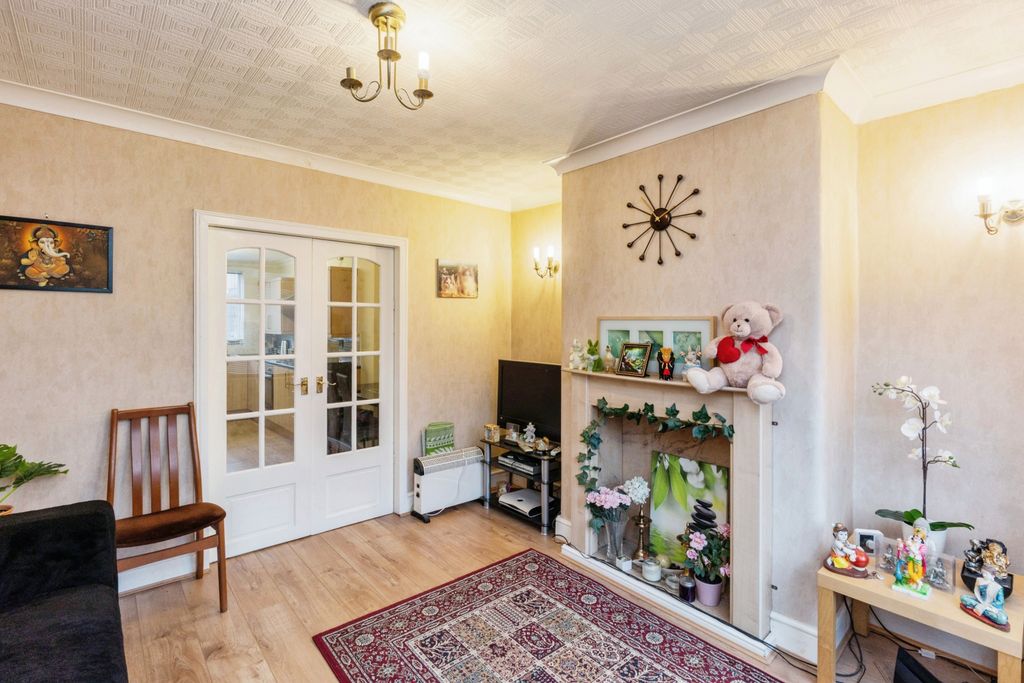 Property photo 3 of 17 Photography