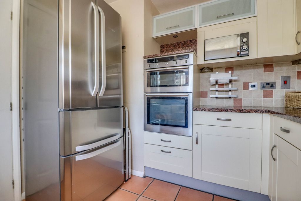 Property photo 3 of 23 Picture No. 17