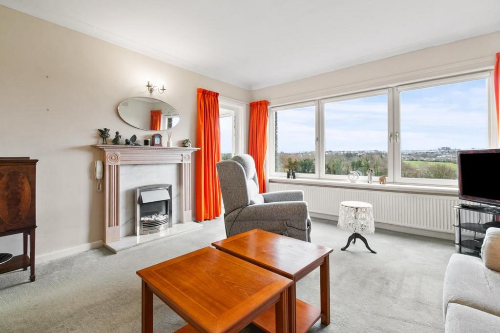 Property photo 2 of 25