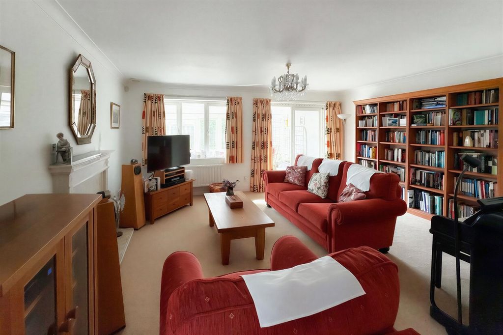 Property photo 3 of 28 Picture No. 09