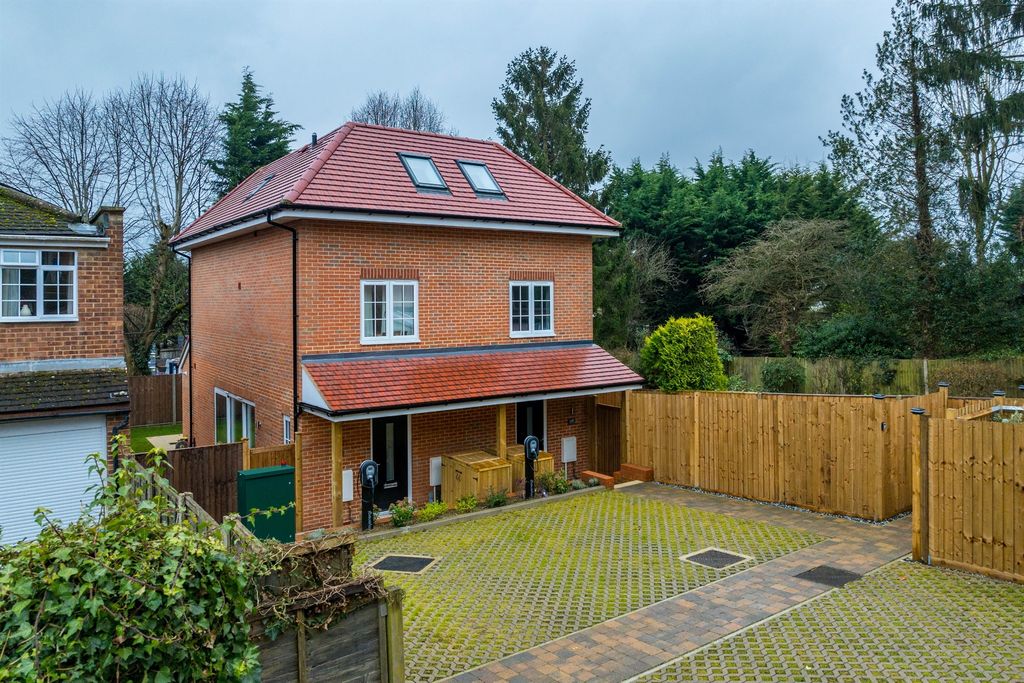 Property photo 1 of 24