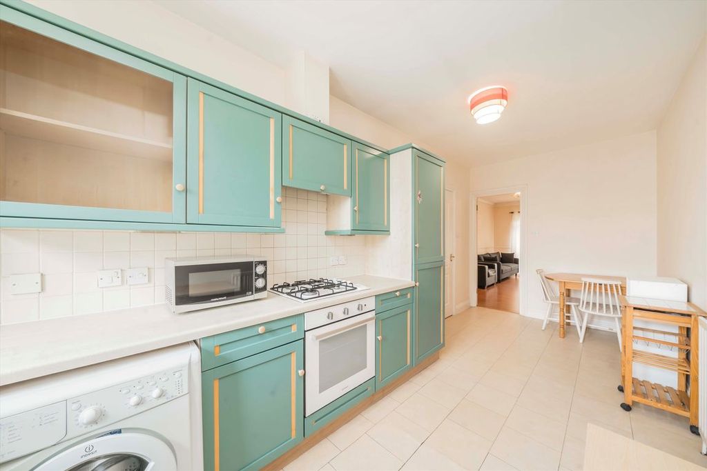 Property photo 2 of 11