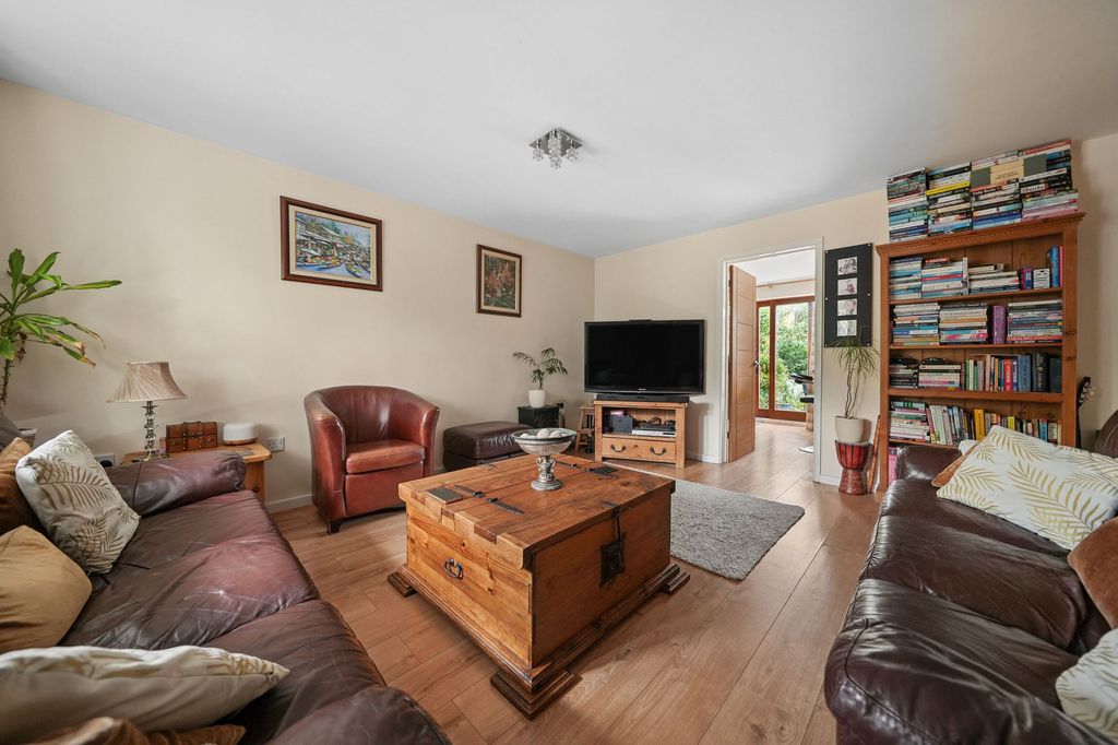Property photo 2 of 18