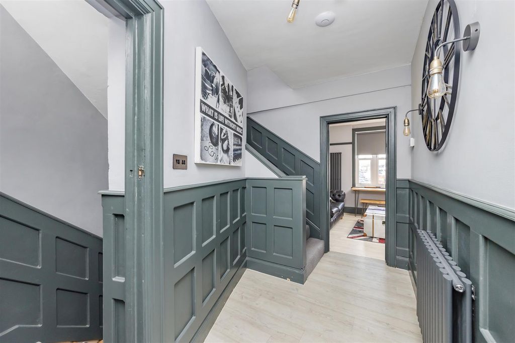 Property photo 2 of 13 High Street, Landing.Jpg