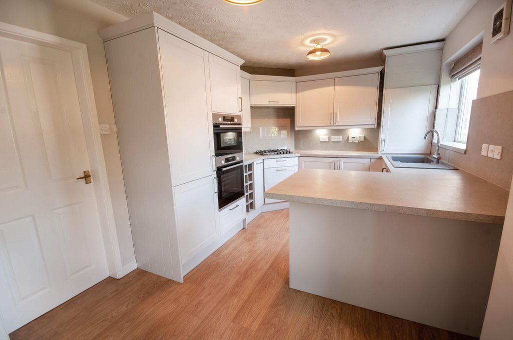 Property photo 2 of 23 Kitchen