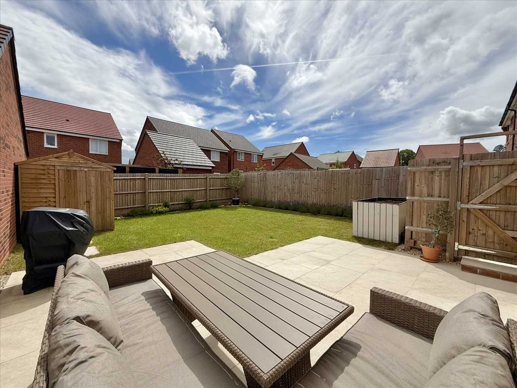 Property photo 2 of 33