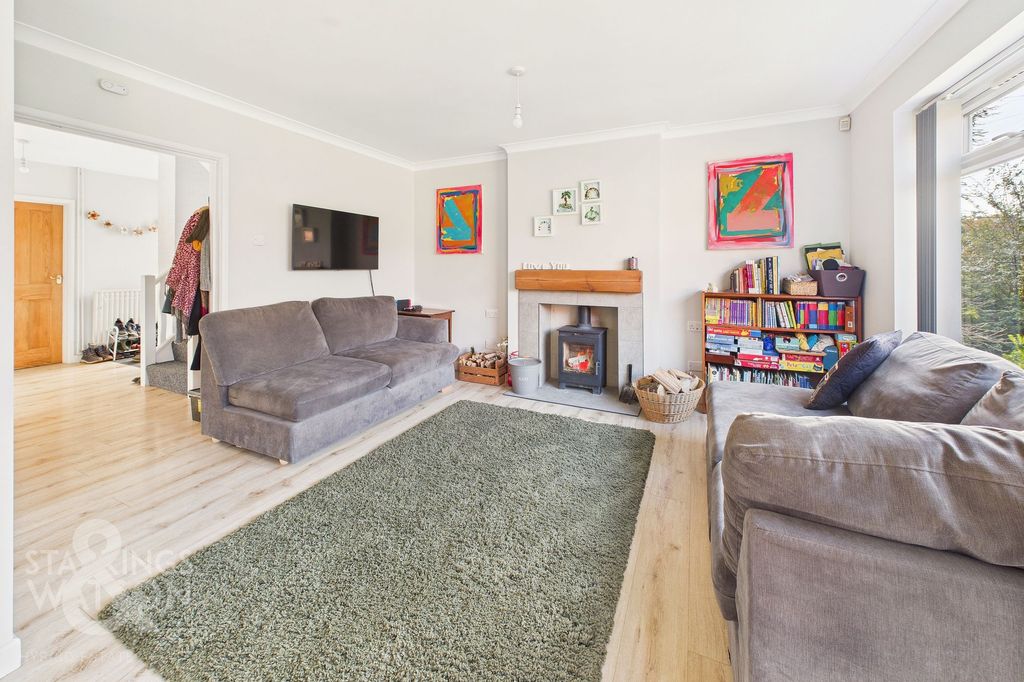 Property photo 2 of 26