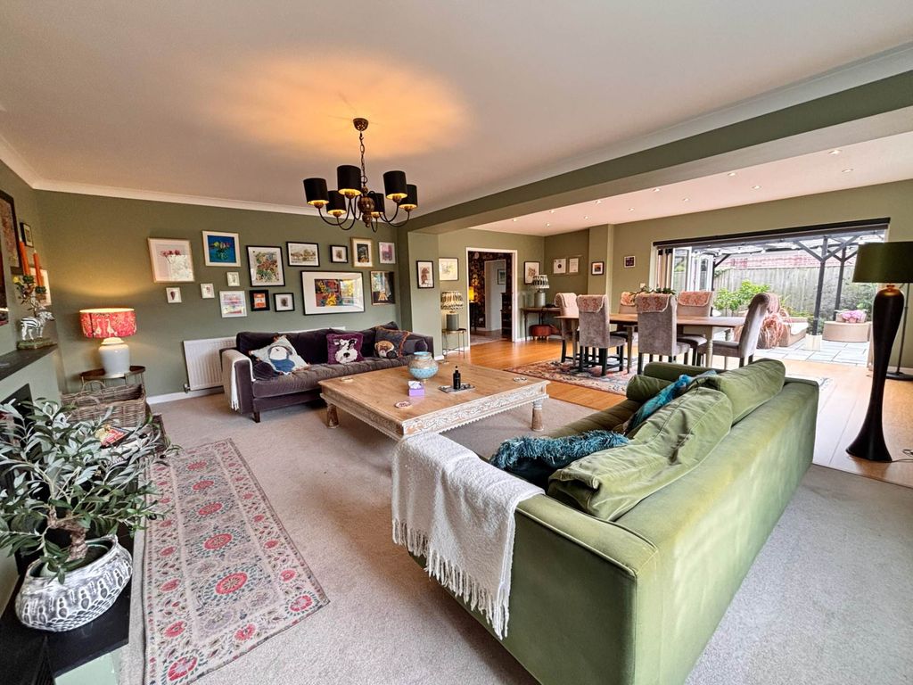 Property photo 2 of 19