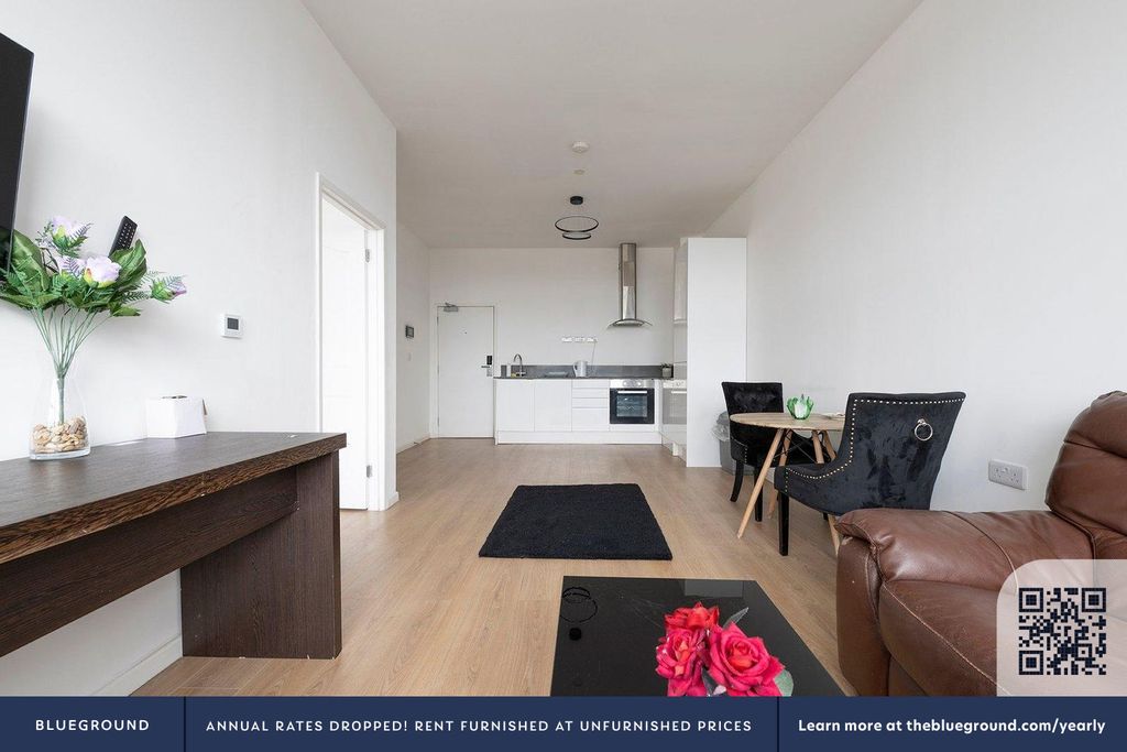 Property photo 3 of 23 Living Room