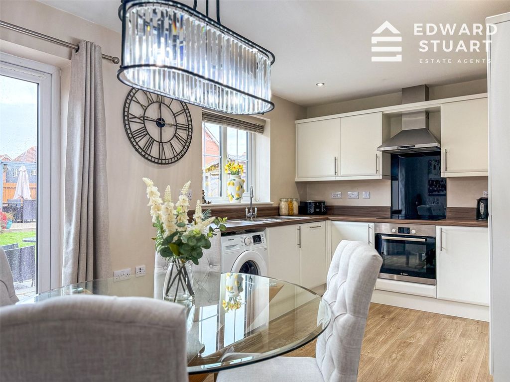 Property photo 3 of 17 Picture No. 02