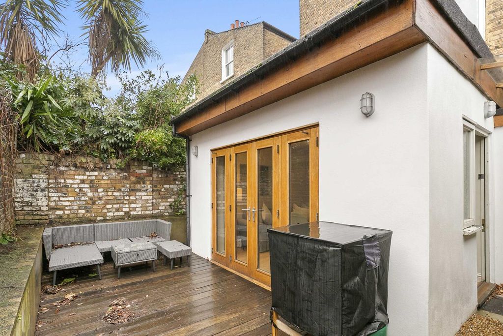 Property photo 2 of 8 Rear Garden