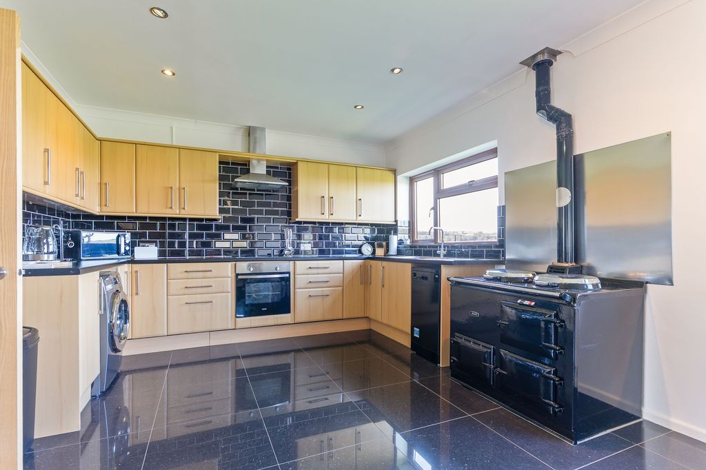 Property photo 2 of 48