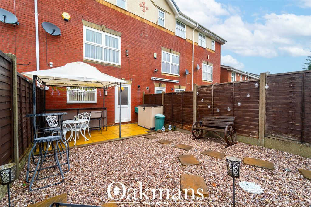 Property photo 2 of 27 Picture No. 12