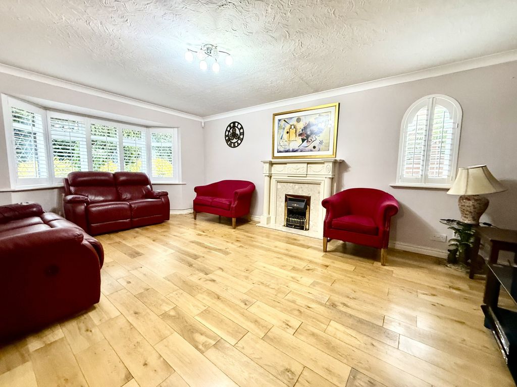 Property photo 3 of 19