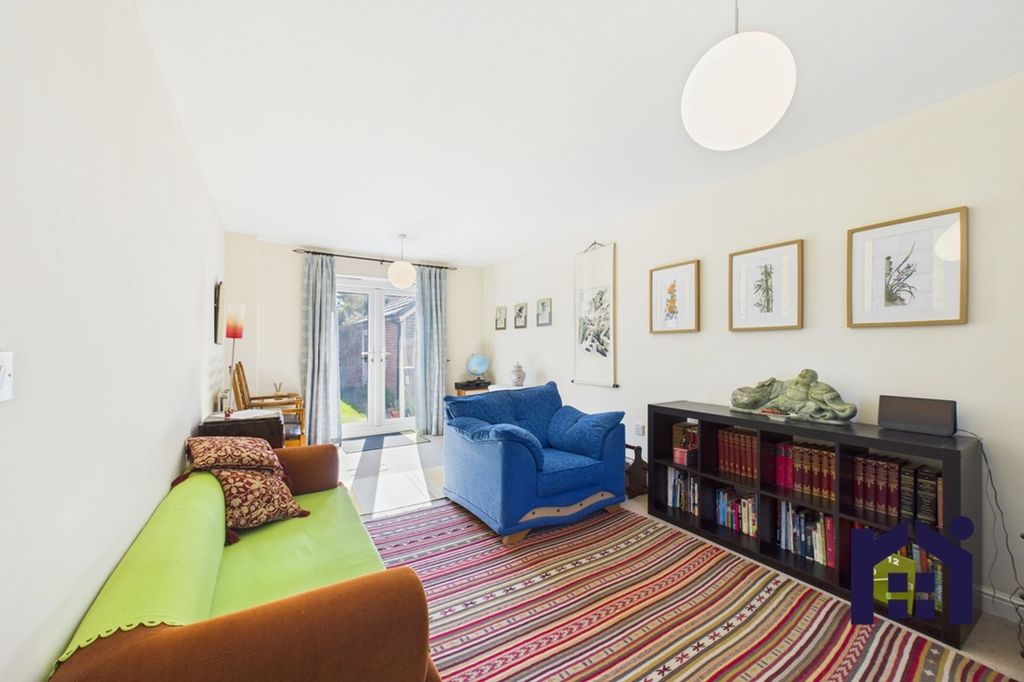 Property photo 2 of 20 Living Room