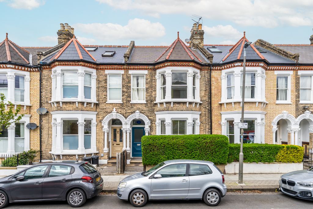 Property photo 1 of 18