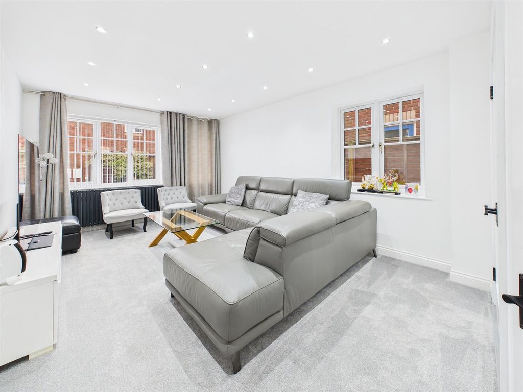 Property photo 3 of 17 Cam05510G0-Pr0142-Still009.Jpg