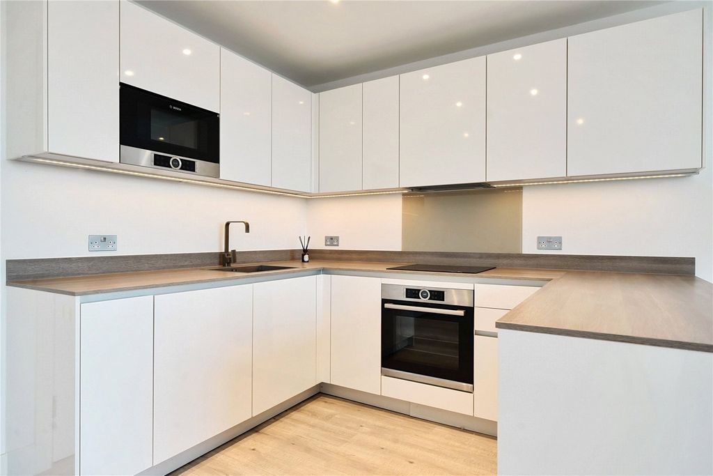 Property photo 3 of 18 Picture No. 04