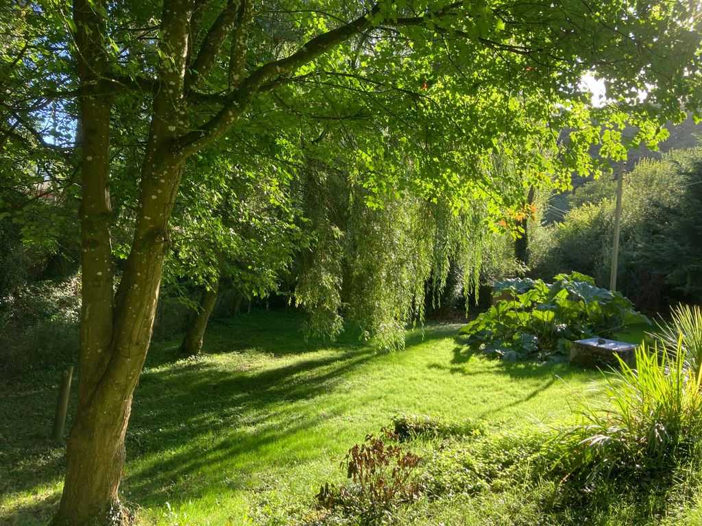 Property photo 3 of 33 Gardens