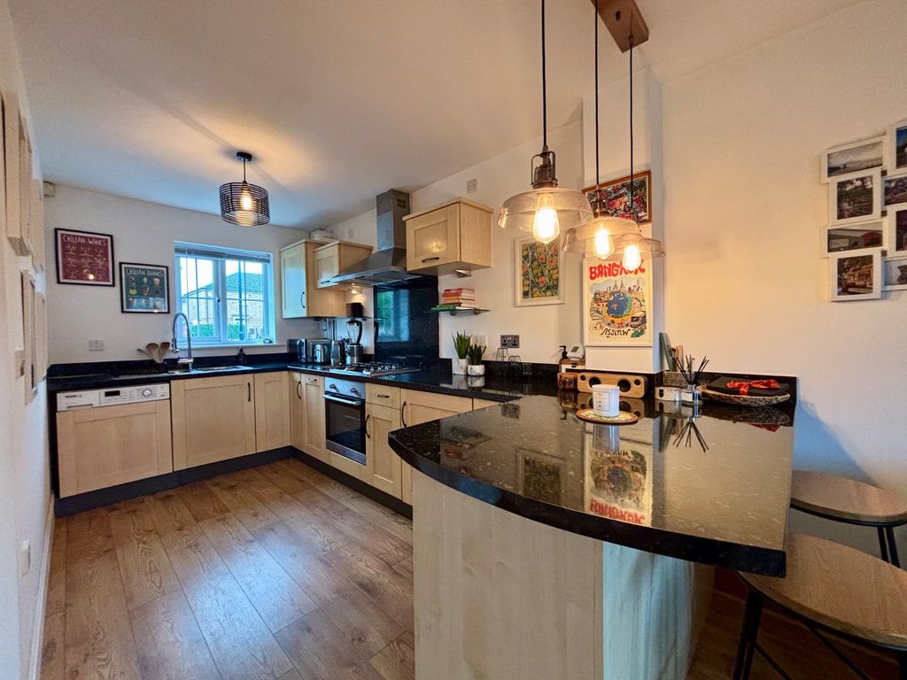 Property photo 3 of 16 Kitchen