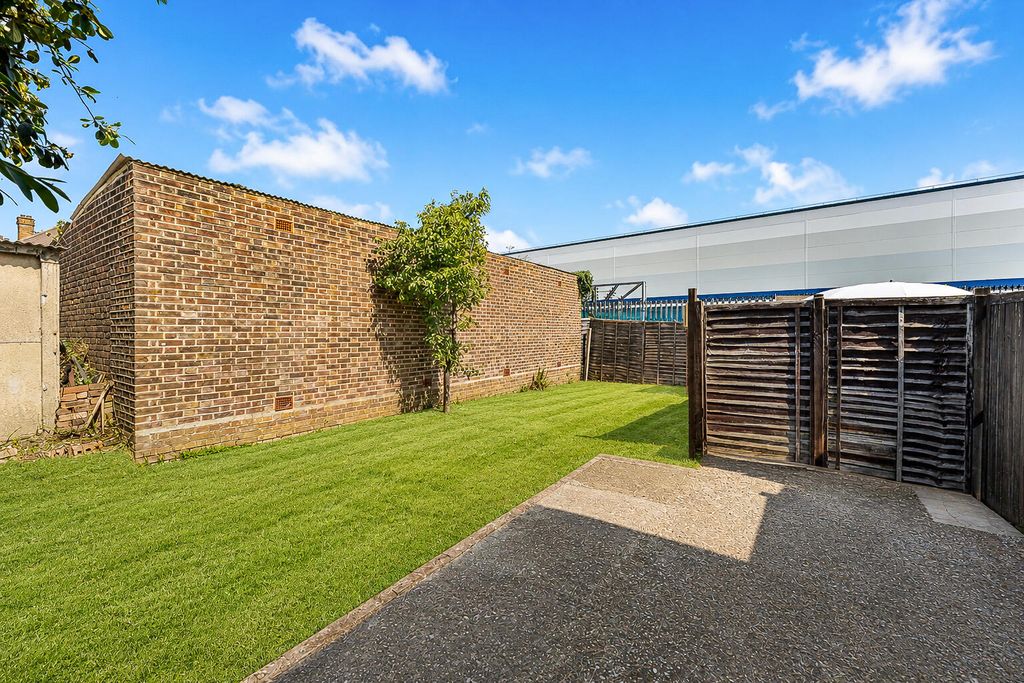 Property photo 2 of 19 Rear Garden