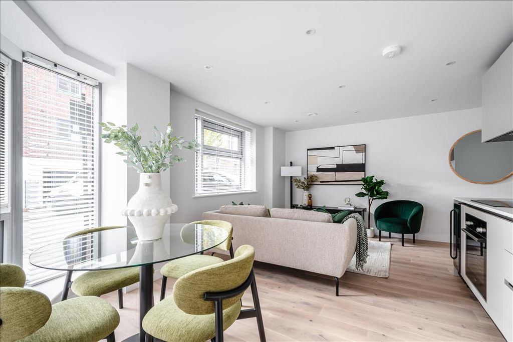 Property photo 2 of 19