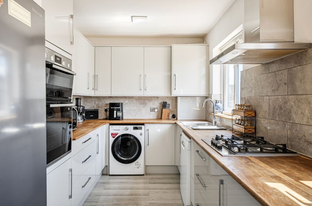 Property photo 2 of 14 1488151-11-6A4B87A79E1cd