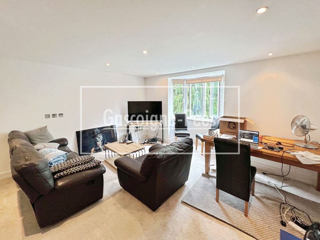 Property photo 3 of 9