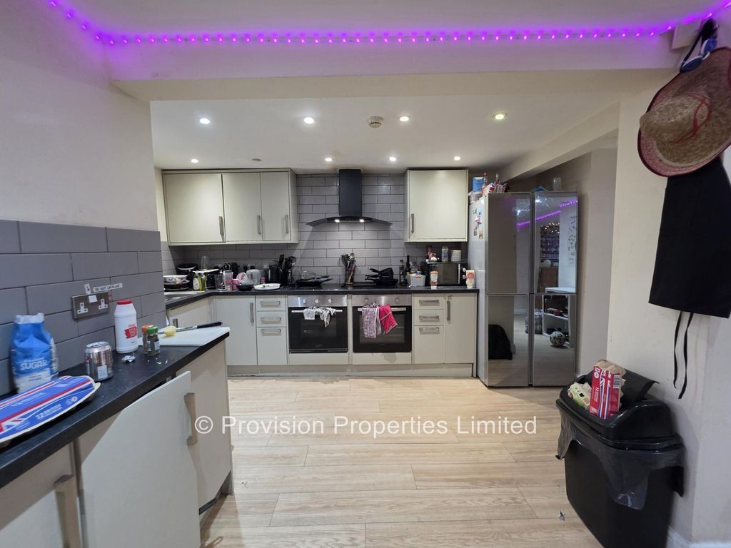 Property photo 2 of 14 Photo