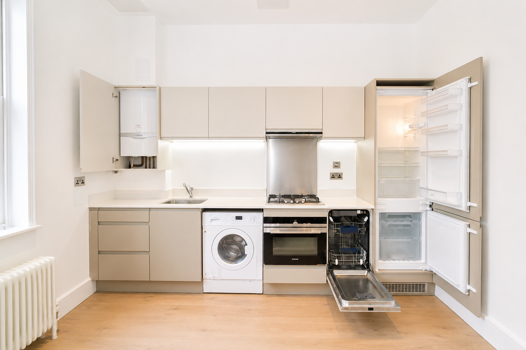 Property photo 2 of 5 d0E0E11c-Bcb6-4382-B8Ef-E3F3B82ce3A6