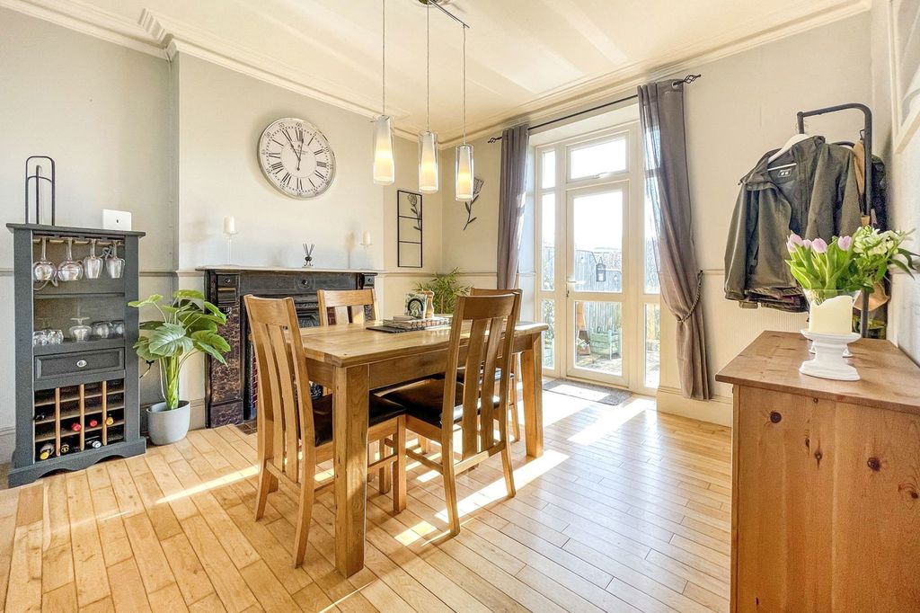 Property photo 3 of 30