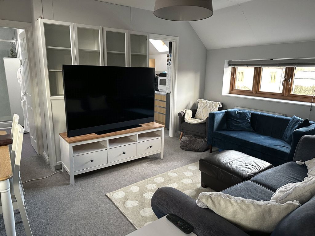 Property photo 3 of 11 Picture No. 18