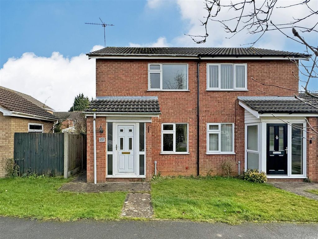 Property photo 1 of 11 Willow Road, Stamford