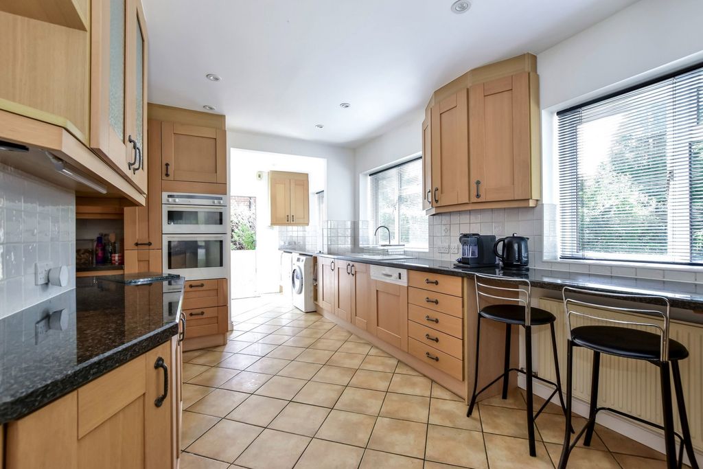 Property photo 2 of 13