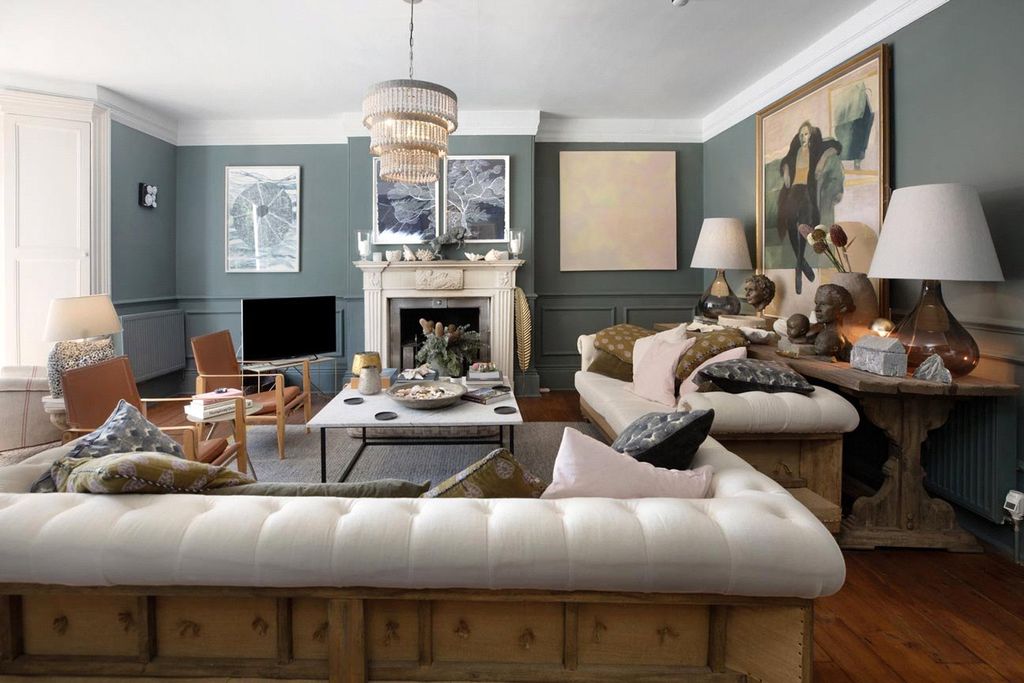 Property photo 2 of 19 Living Room