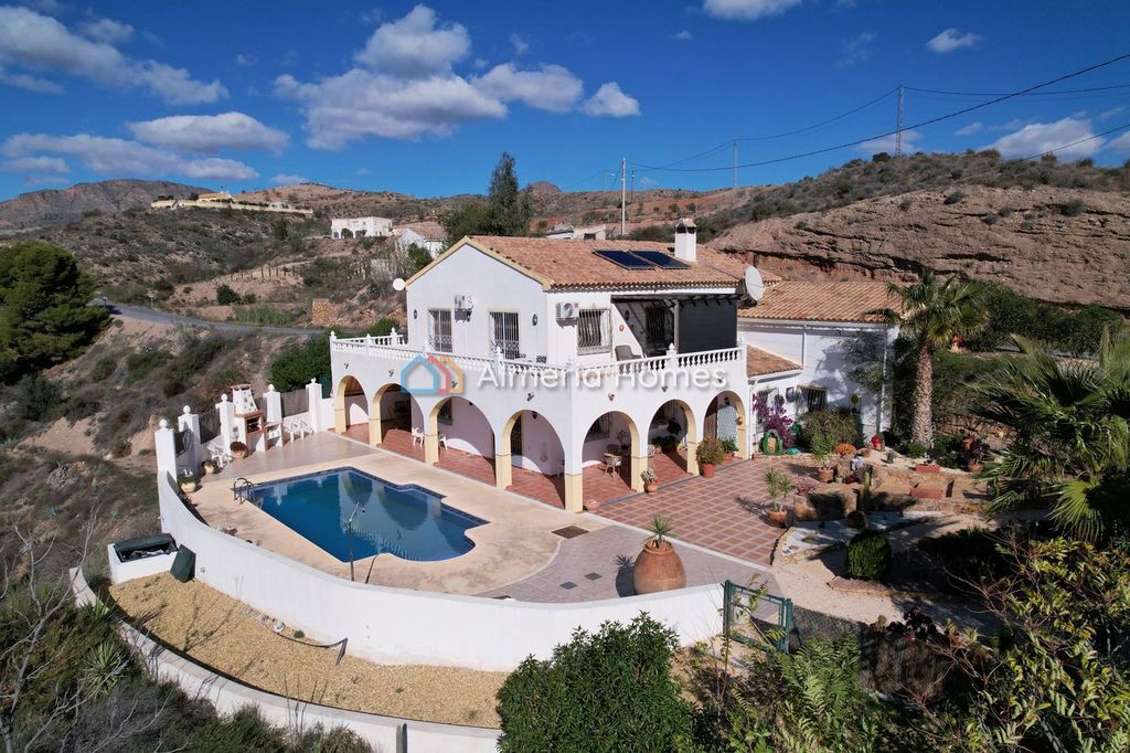 Property photo 2 of 30