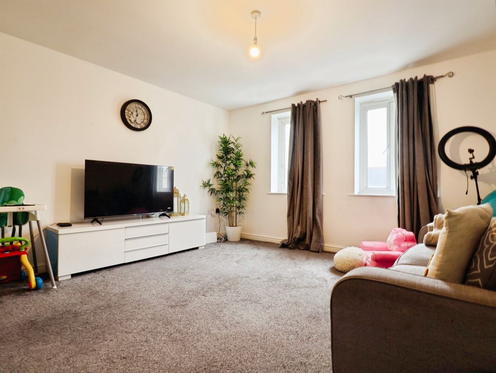 Property photo 2 of 17