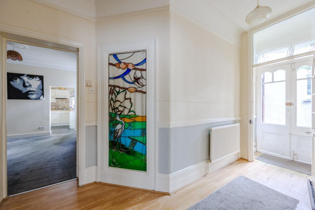 Property photo 2 of 31 Entrance
